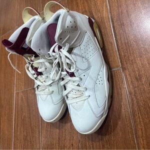 Jordan 6 maroons sz 12